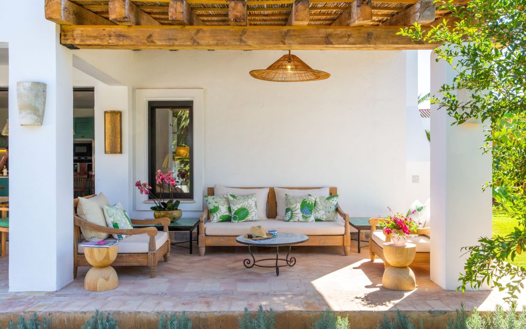 Refurbishing a Holiday Home in a Hot Locale: Tips for a Seamless Project